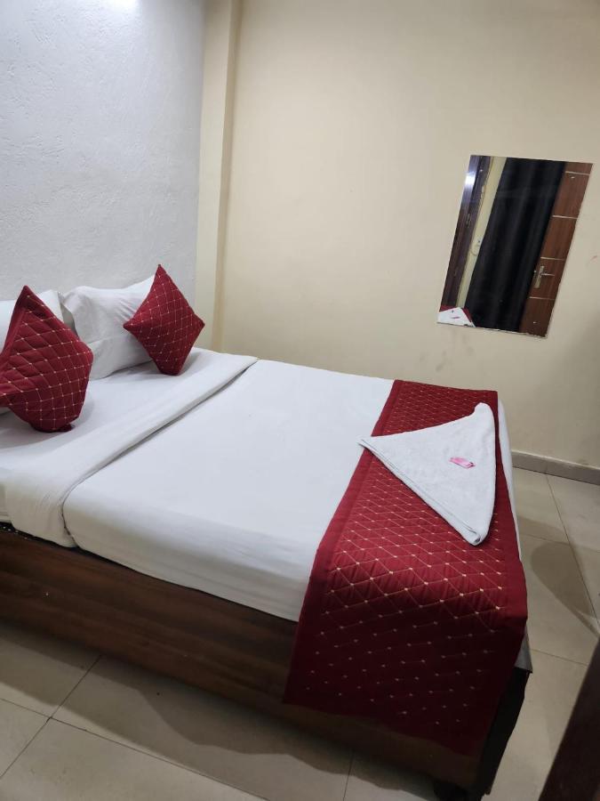 Hotel Cozy Cave New Delhi Exterior photo