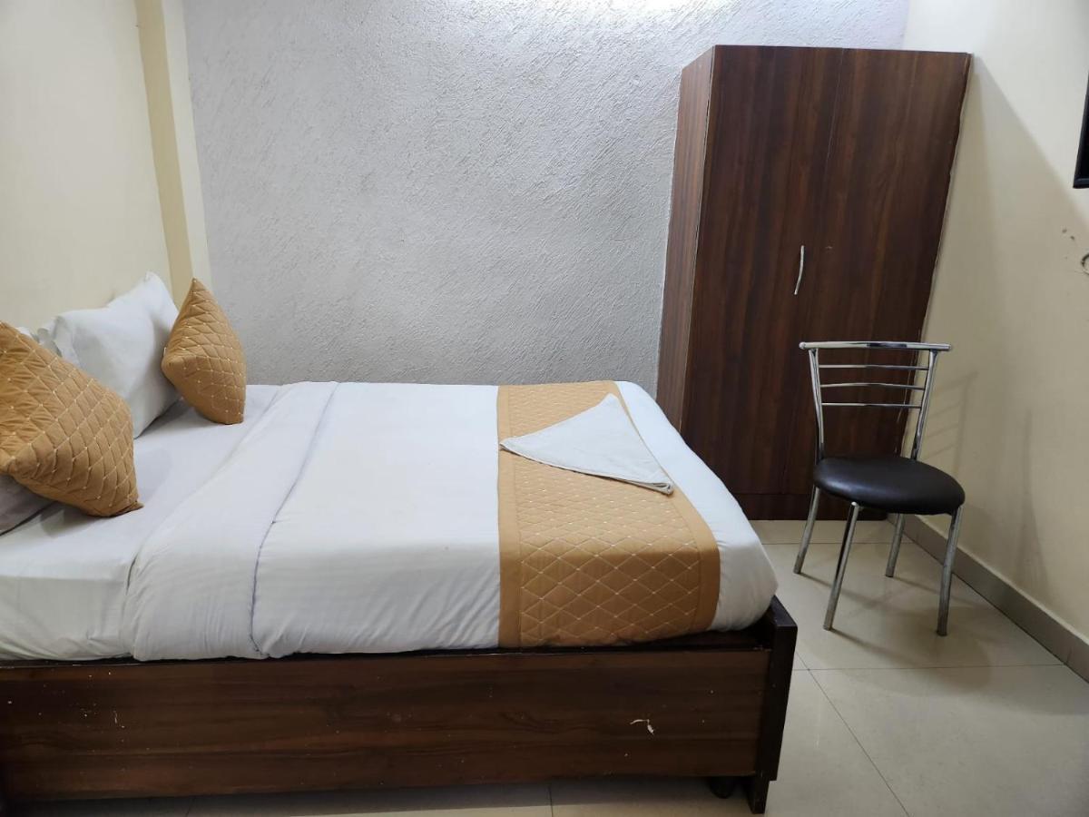 Hotel Cozy Cave New Delhi Exterior photo