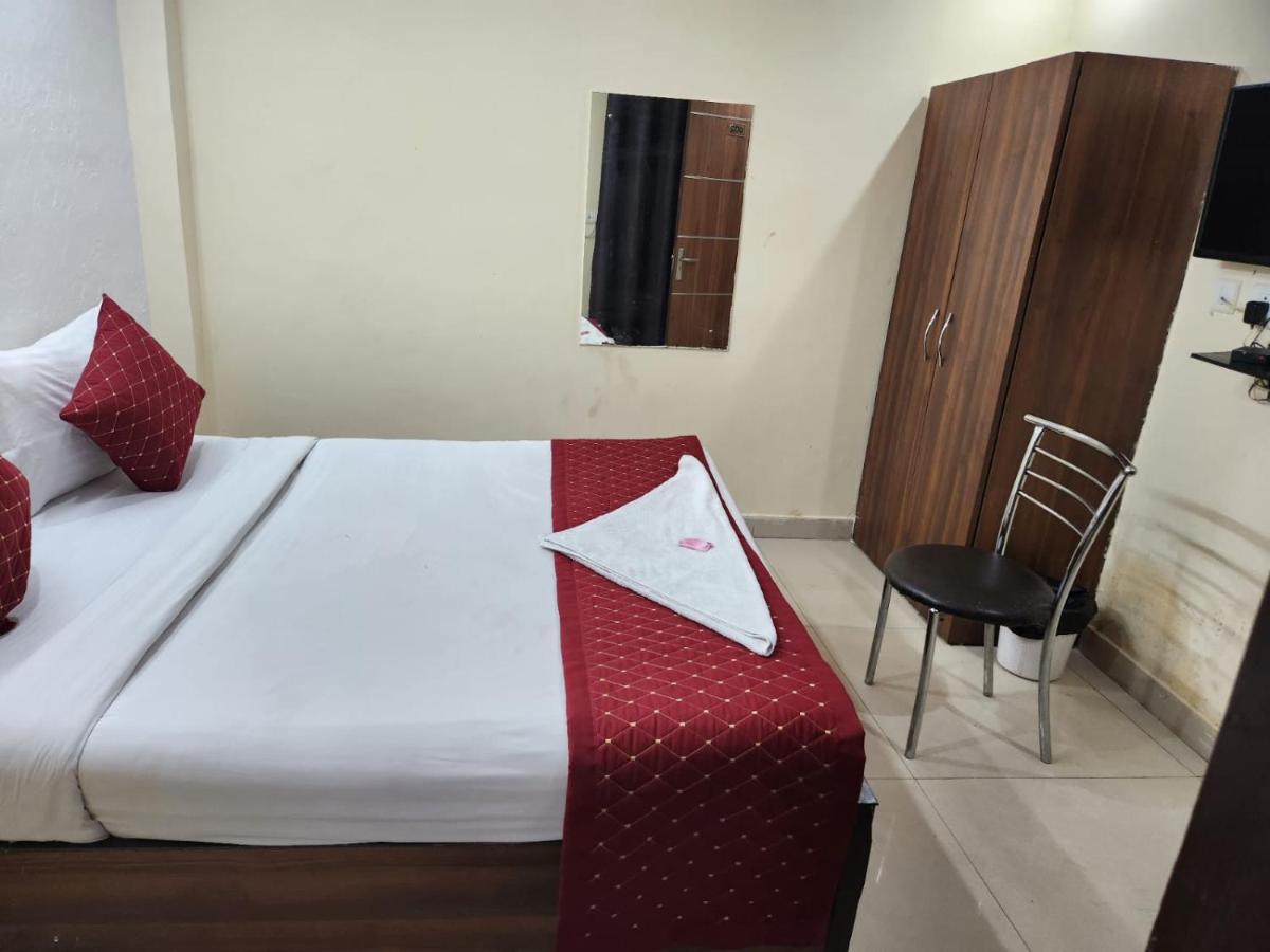 Hotel Cozy Cave New Delhi Exterior photo