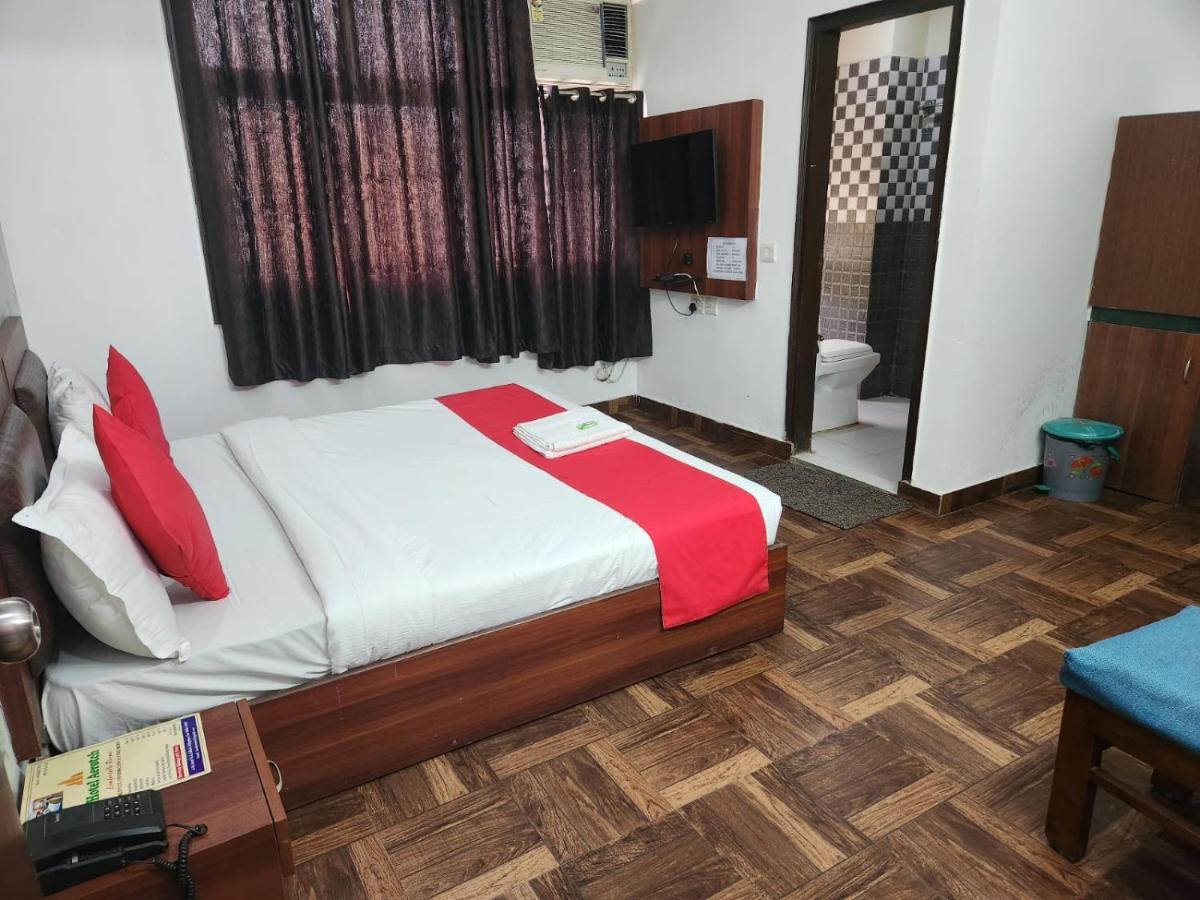Hotel Cozy Cave New Delhi Exterior photo