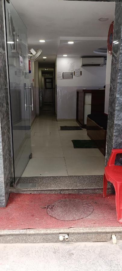 Hotel Cozy Cave New Delhi Exterior photo