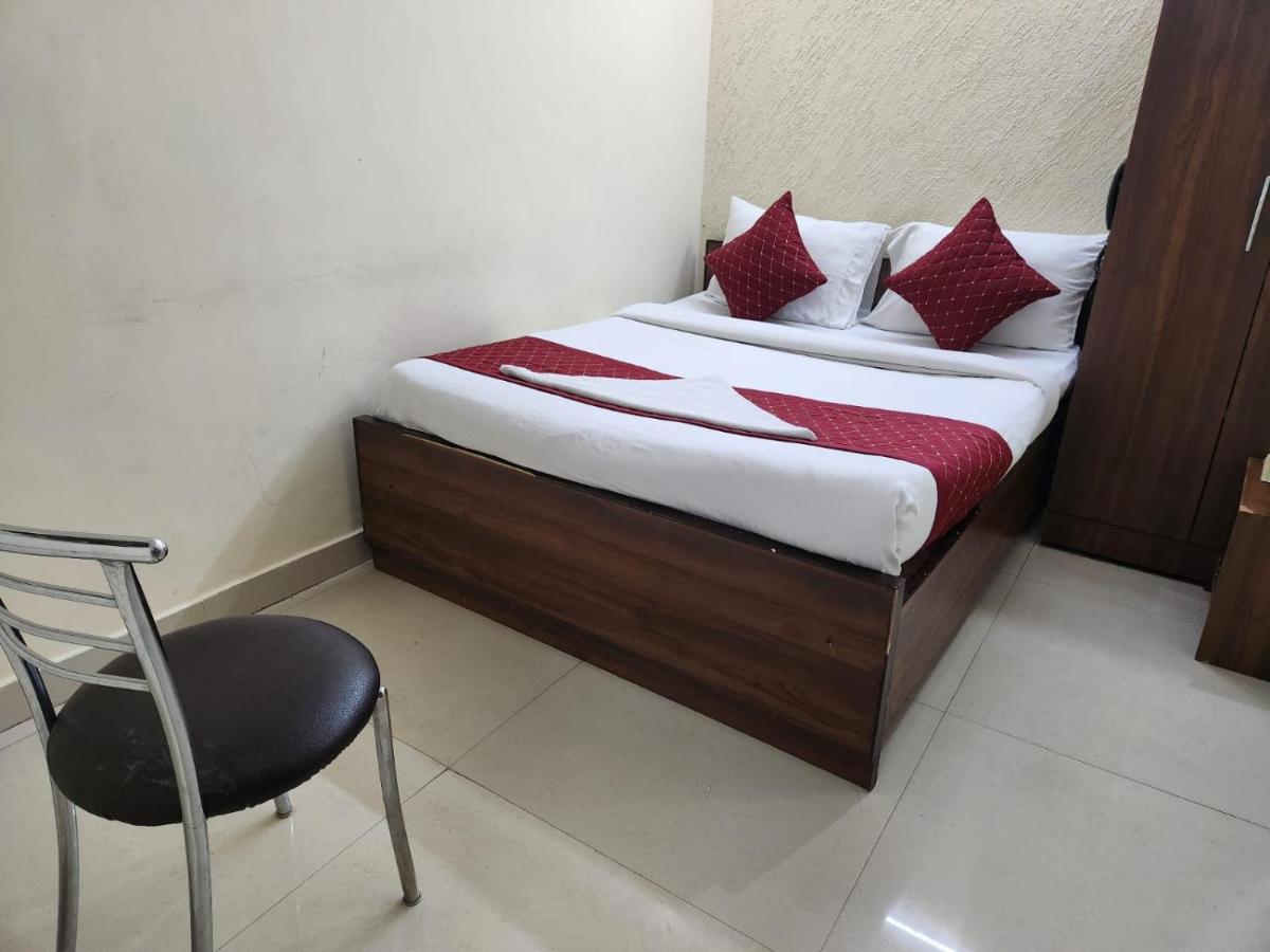 Hotel Cozy Cave New Delhi Exterior photo