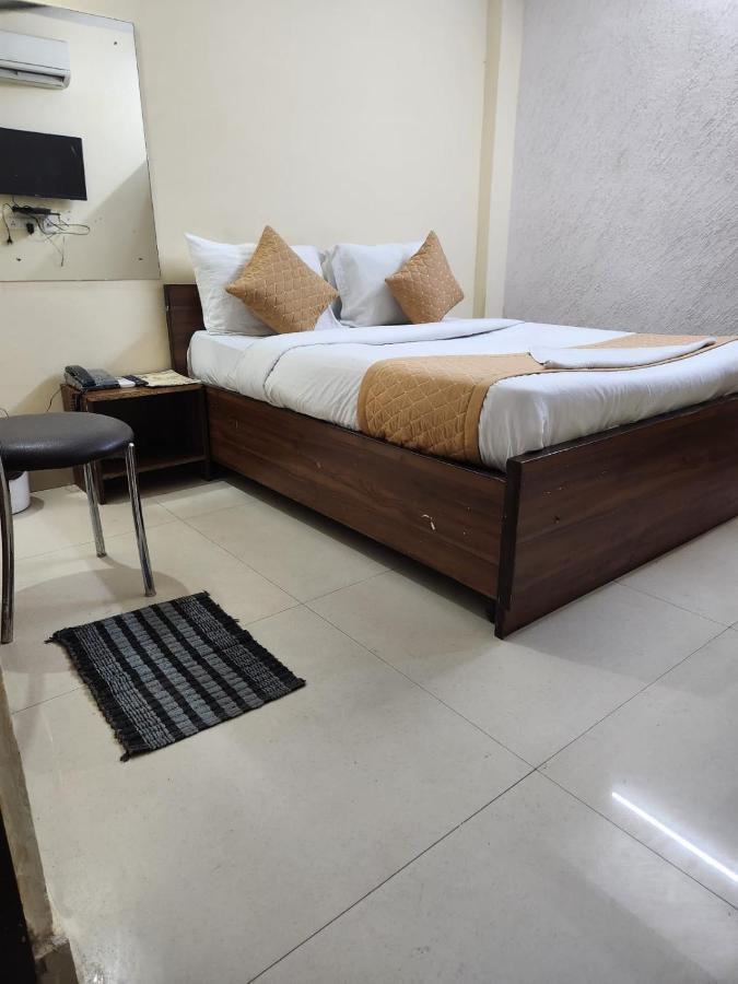 Hotel Cozy Cave New Delhi Exterior photo